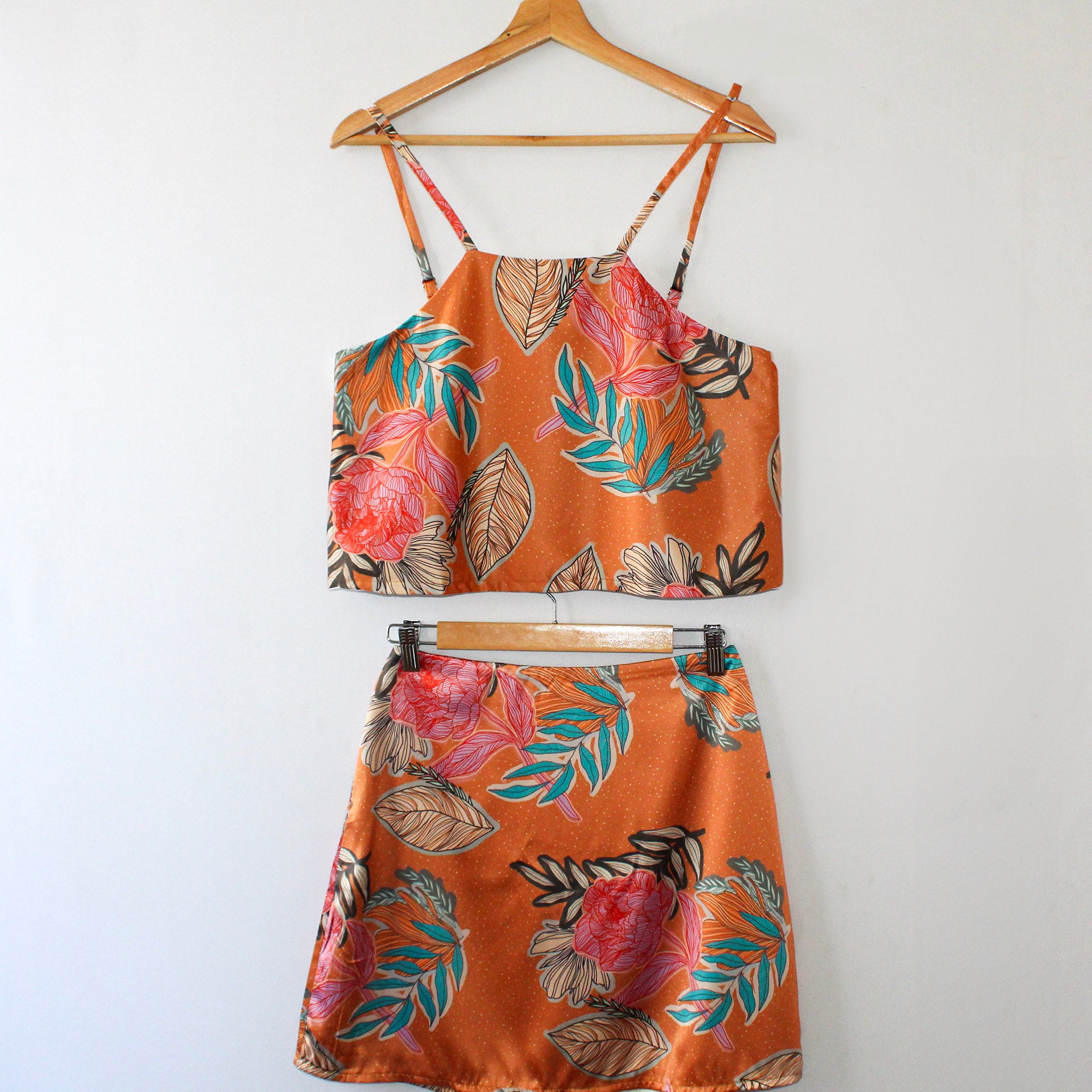 Falda de Satén Estampada