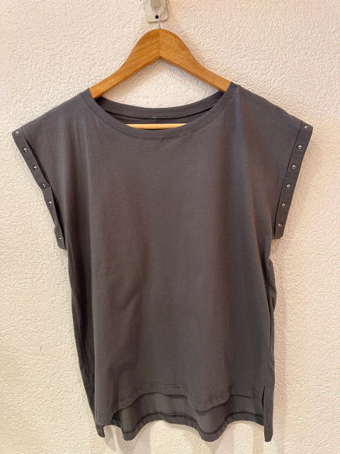 polera tachas